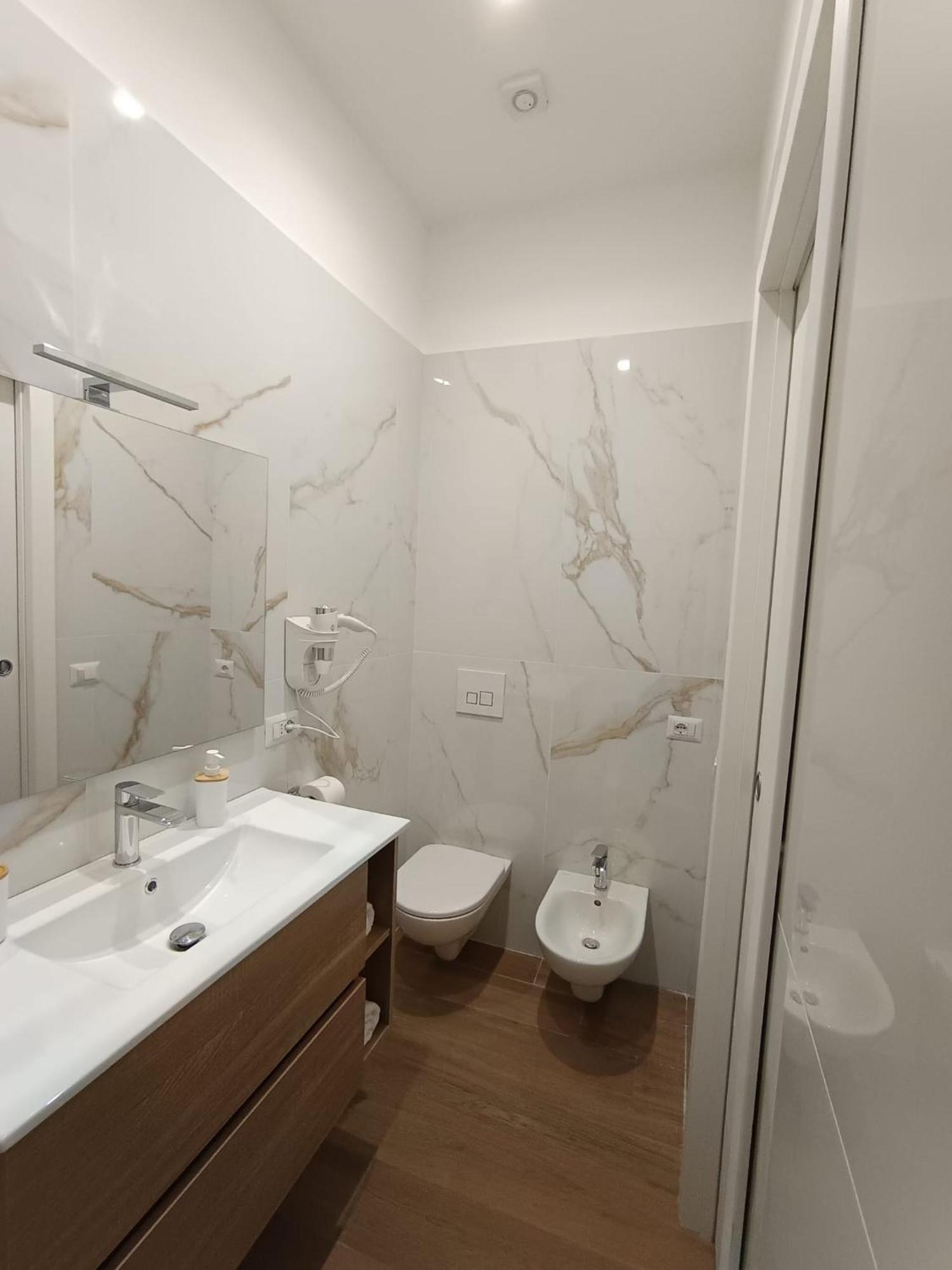Apartamento Dimora Crispi 70 Bari Exterior foto