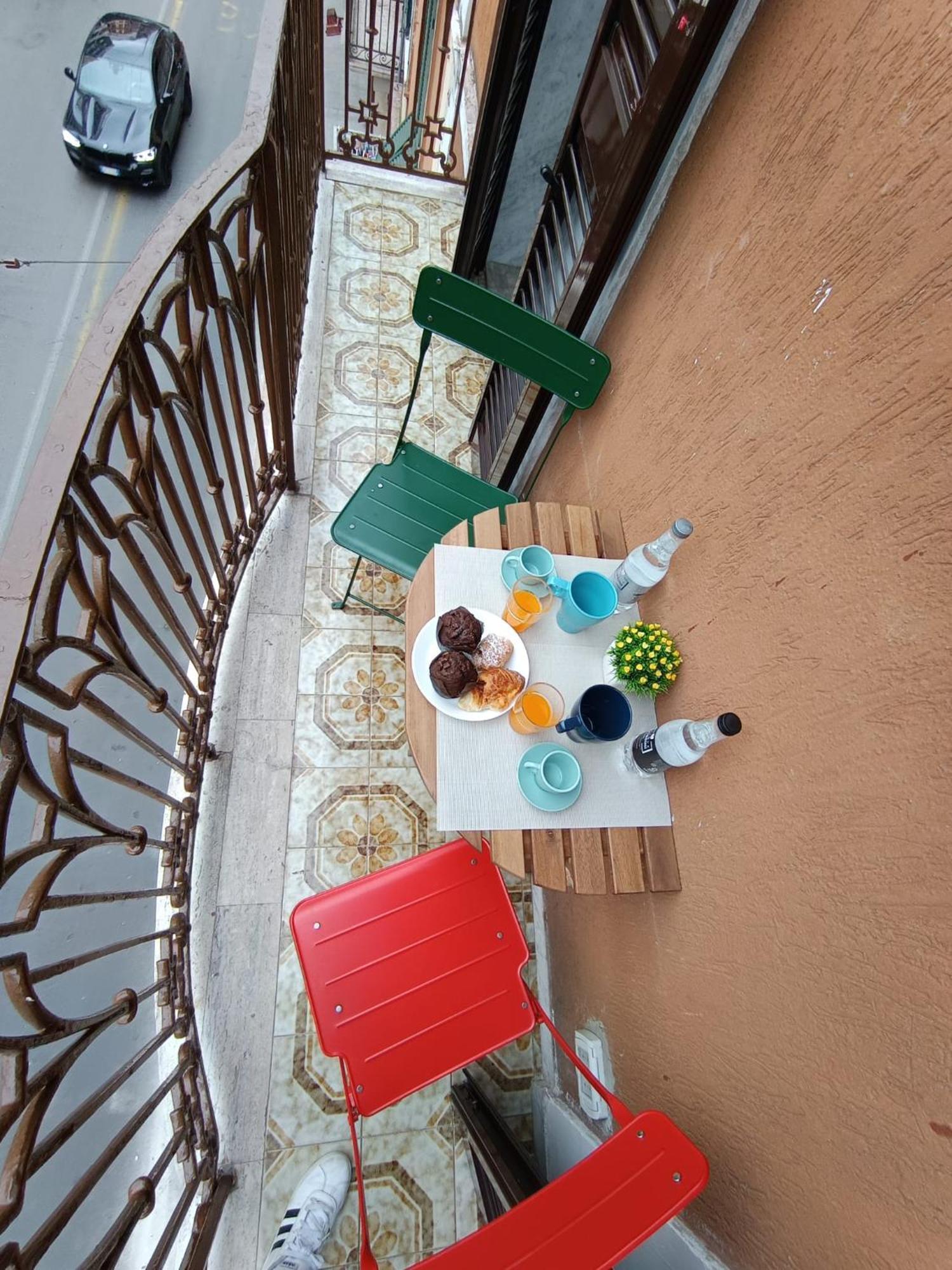Apartamento Dimora Crispi 70 Bari Exterior foto